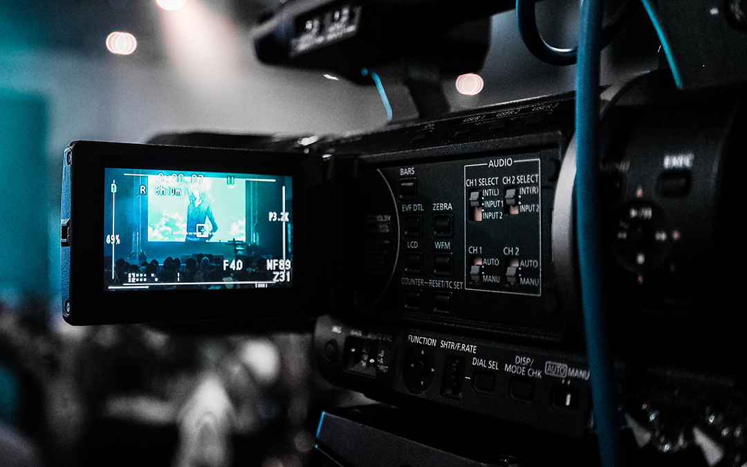 Movimientos de Cámara en Cine, Publicidad y Videos Corporativos 1 Técnicas de Movimiento de Cámara para Producciones Profesionales